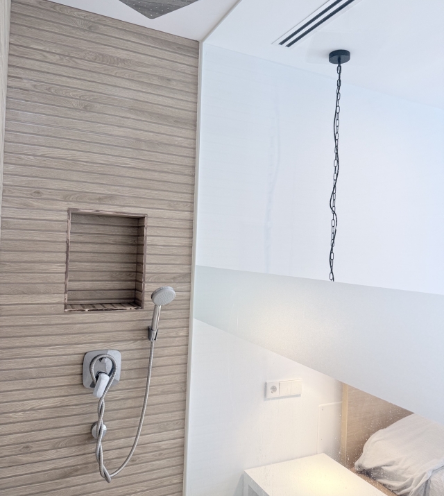 Resa estates Ibiza longterm villa Jesus Main hshower.jpeg